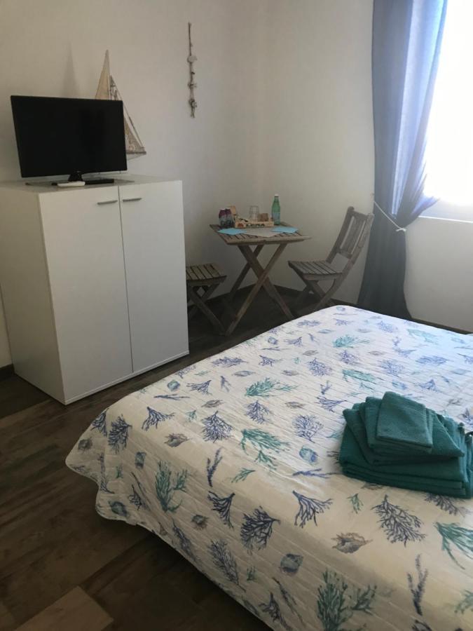 Il Leone Bianco Affittacamere Albenga Exteriör bild